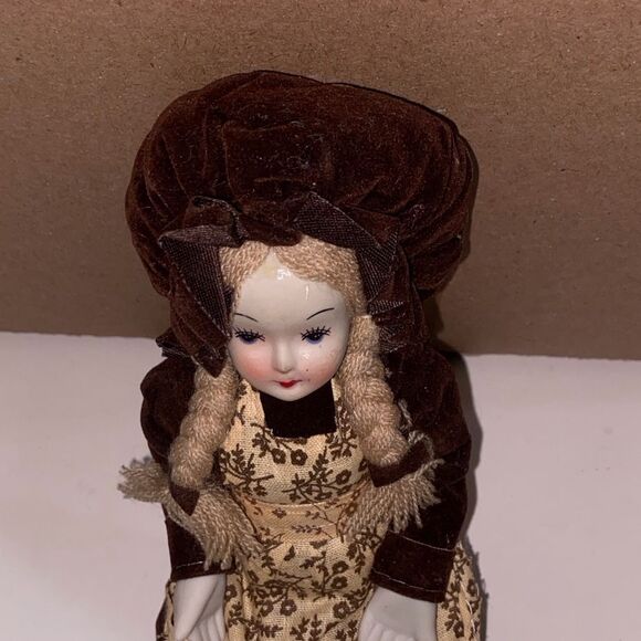 VTG,Russ Jessica Handmade Doll Ceramic Collectible with Brown Dress & Red Shoes - Picture 7 of 8